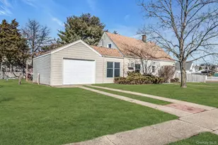 45 Chase Ln, Levittown, NY 11756 - Photo 2