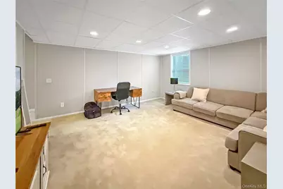 31 Highland Road, Southampton, NY 11968 - Photo 14