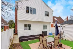 1004 Wool Ave, Franklin Square, NY 11010 - Photo 16