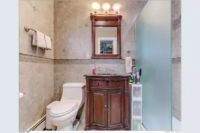 1004 Wool Avenue, Franklin Square, NY 11010 - Photo 10