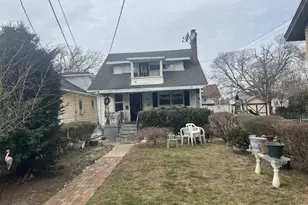 13-77 Eggert Pl, Far Rockaway, NY 11691 - Photo 1