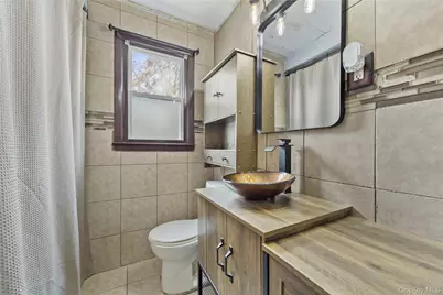 7 East Court, Bethpage, NY 11714 - Photo 12