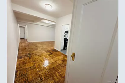 1938 E Tremont Avenue #5B, Bronx, NY 10462 - Photo 4