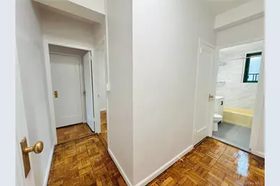 1938 E Tremont Avenue #5B, Bronx, NY 10462 - Photo 10