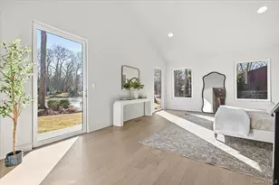 26 Windemere Way, Woodbury, NY 11797 - Photo 18