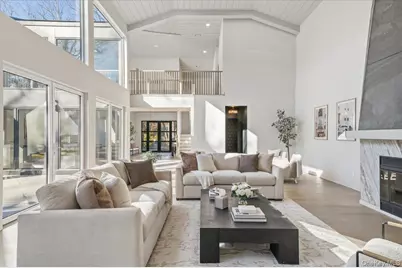 26 Windemere Way, Woodbury, NY 11797 - Photo 16