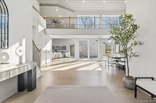 26 Windemere Way, Woodbury, NY 11797 - Photo 2