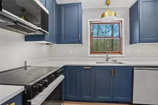 18 Homewood Ave, Newburgh, NY 12550 - Photo 8