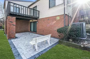 304 Aerie Ct, Manhasset, NY 11030 - Photo 28