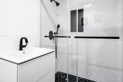 304 Aerie Court, Manhasset, NY 11030 - Photo 26