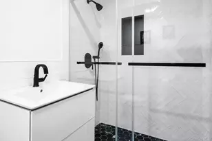 304 Aerie Ct, Manhasset, NY 11030 - Photo 26