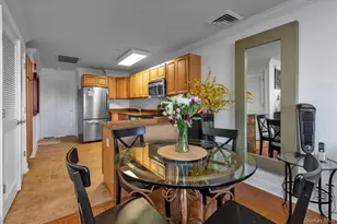 817 Willow Ln, Valley Stream, NY 11580 - Photo 6