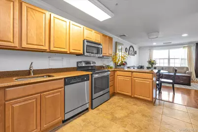 817 Willow Lane, Valley Stream, NY 11580 - Photo 8