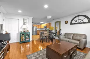 817 Willow Ln, Valley Stream, NY 11580 - Photo 4