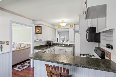 32 Hewlett Drive, Sound Beach, NY 11789 - Photo 10