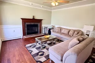 32 Hewlett Dr, Sound Beach, NY 11789 - Photo 2