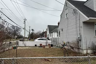 42 Princeton St, Valley Stream, NY 11580 - Photo 2