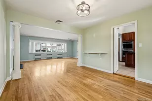 15 Baylis Pl, Lynbrook, NY 11563 - Photo 12