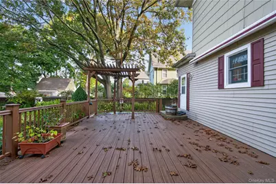 104 Windsor Avenue, Rockville Centre, NY 11570 - Photo 22