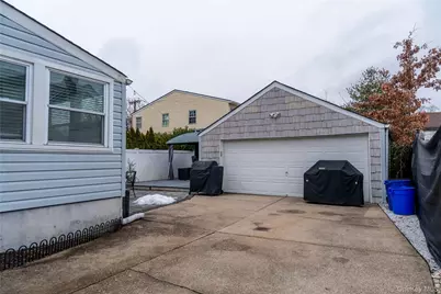 202 Emerson Place, Valley Stream, NY 11580 - Photo 32