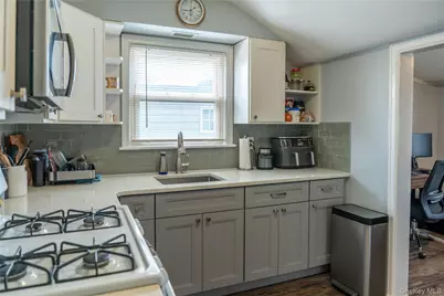 202 Emerson Place, Valley Stream, NY 11580 - Photo 20