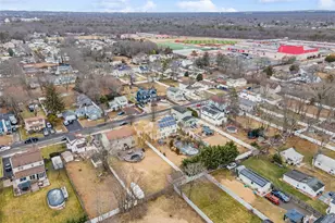 80 Fairview Ave, Islip Terrace, NY 11752 - Photo 8