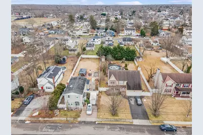 80 Fairview Avenue, Islip Terrace, NY 11752 - Photo 4