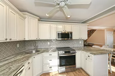 53 Clay Lane, Levittown, NY 11756 - Photo 10