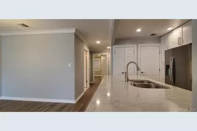 81 Secatogue Avenue #37, Farmingdale, NY 11735 - Photo 8