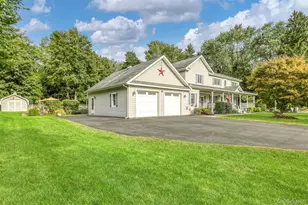 12 Canterbury Ln, Suffern, NY 10901 - Photo 4