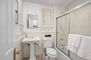 31 Howell Ave, Larchmont, NY 10538 - Photo 24