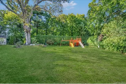 31 Howell Avenue, Larchmont, NY 10538 - Photo 4