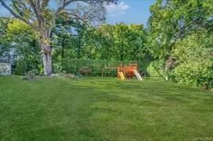 31 Howell Ave, Larchmont, NY 10538 - Photo 4