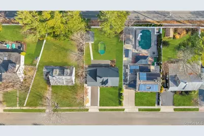 111 Blacksmith Road E, Levittown, NY 11756 - Photo 2