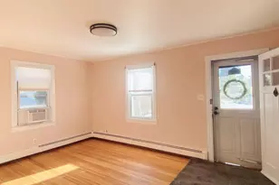 11 Edgewood Pl, Huntington Station, NY 11746 - Photo 2