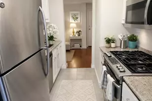 4 Martine Ave, White Plains, NY 10606 - Photo 2