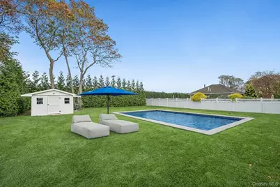 37 Maryland Boulevard, Hampton Bays, NY 11946 - Photo 16