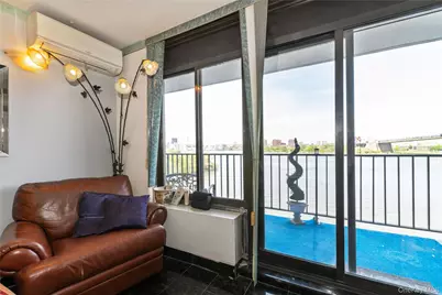 25-40 Shore Boulevard #6M, Astoria, NY 11102 - Photo 4