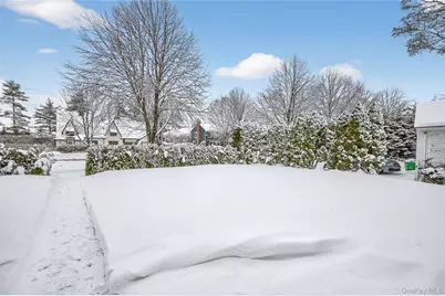 225 Nassau Boulevard, Garden City, NY 11530 - Photo 26