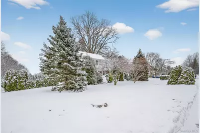 225 Nassau Boulevard, Garden City, NY 11530 - Photo 2