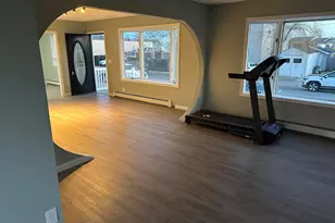 136 Cary Pl, Freeport, NY 11520 - Photo 4