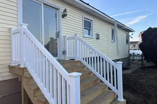 136 Cary Pl, Freeport, NY 11520 - Photo 2