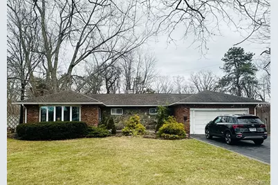 195 Norma Avenue, West Islip, NY 11795 - Photo 2