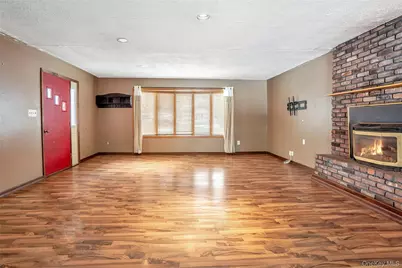 195 Norma Avenue, West Islip, NY 11795 - Photo 4