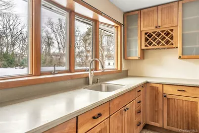 195 Norma Avenue, West Islip, NY 11795 - Photo 10