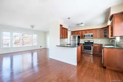 1320 Mamaroneck Avenue, Mamaroneck, NY 10543 - Photo 6