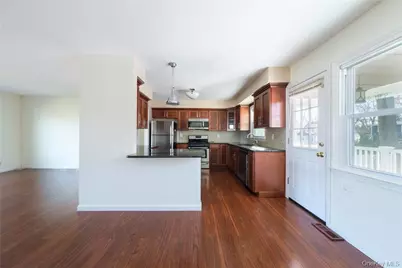 1320 Mamaroneck Avenue, Mamaroneck, NY 10543 - Photo 12