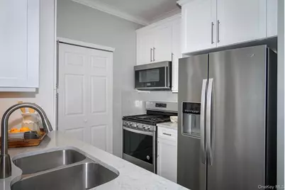 422 Charles Pond Drive #422, Coram, NY 11727 - Photo 4