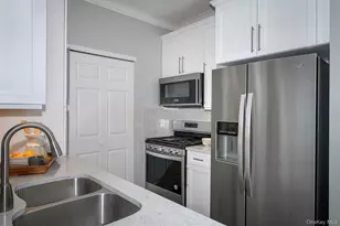 422 Charles Pond Dr, Coram, NY 11727 - Photo 4