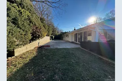 461 Pinebrook Boulevard, New Rochelle, NY 10804 - Photo 28